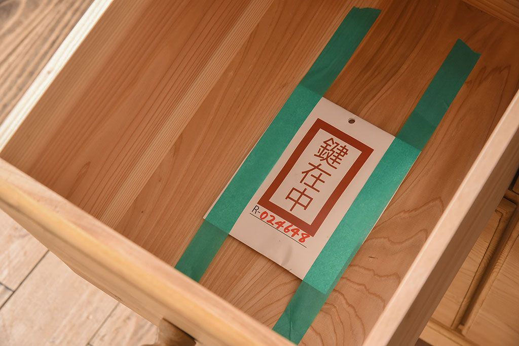 アンティーク家具 フランスアンティーク パイン材 木のぬくもり溢れるカップボード(食器棚、キャビネット)