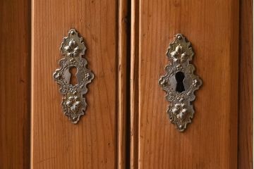 アンティーク家具　フランスアンティーク　パイン材製　ナチュラルなキャビネット(収納棚・戸棚)