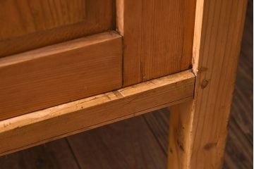 アンティーク家具　フランスアンティーク　パイン材製　ナチュラルなキャビネット(収納棚・戸棚)