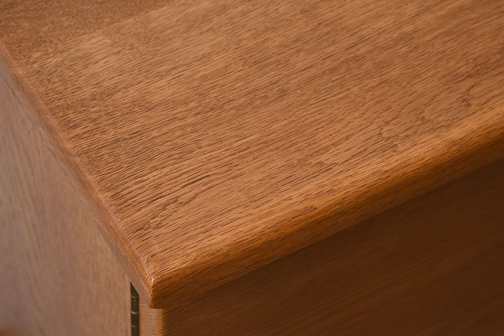 ヴィンテージ家具　北欧ビンテージ　オーク材　シンプルなスタッキングキャビネット