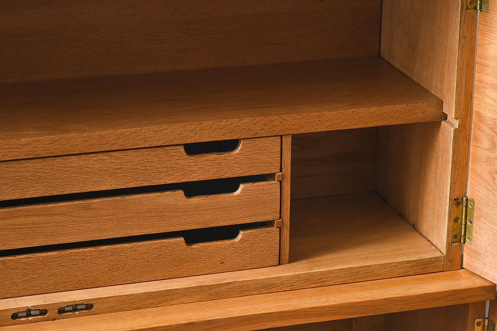 ヴィンテージ家具　北欧ビンテージ　オーク材　シンプルなスタッキングキャビネット