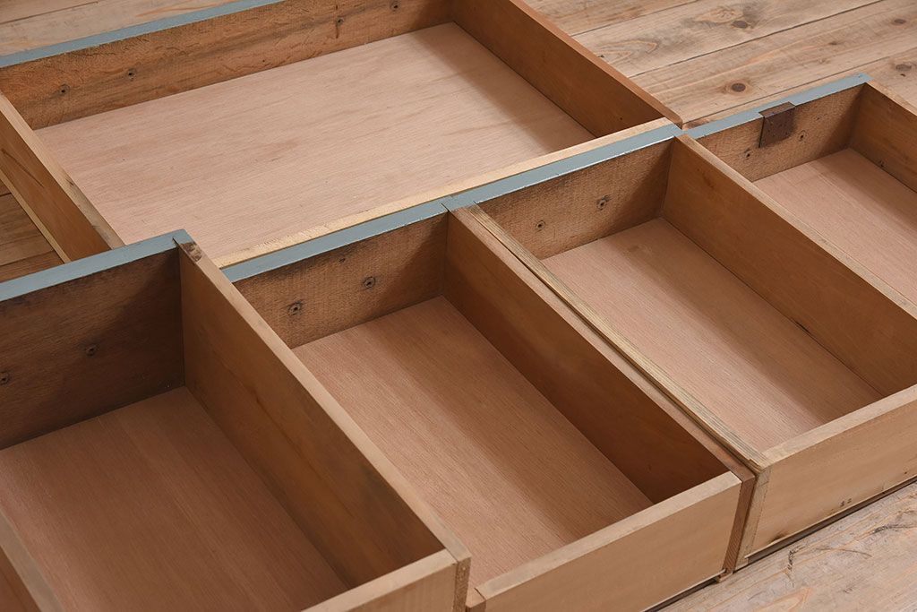 アンティーク家具　アンティークペイント　薄型　ナラ材製のかわいい両袖机