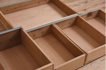 アンティーク家具　アンティークペイント　薄型　ナラ材製のかわいい両袖机