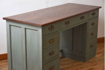 アンティーク家具　アンティークペイント　薄型　ナラ材製のかわいい両袖机