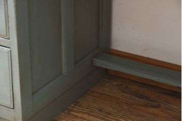 アンティーク家具　アンティークペイント　薄型　ナラ材製のかわいい両袖机