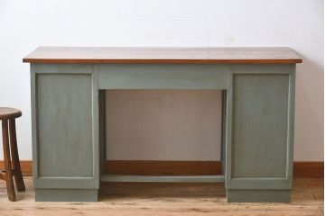 アンティーク家具　アンティークペイント　薄型　ナラ材製のかわいい両袖机