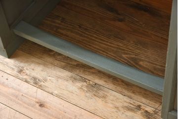 アンティーク家具　アンティークペイント　薄型　ナラ材製のかわいい両袖机