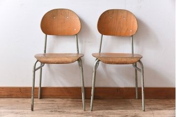 ヴィンテージ家具　ビンテージ　かわいいスクールチェア2脚セット(キッズチェア)