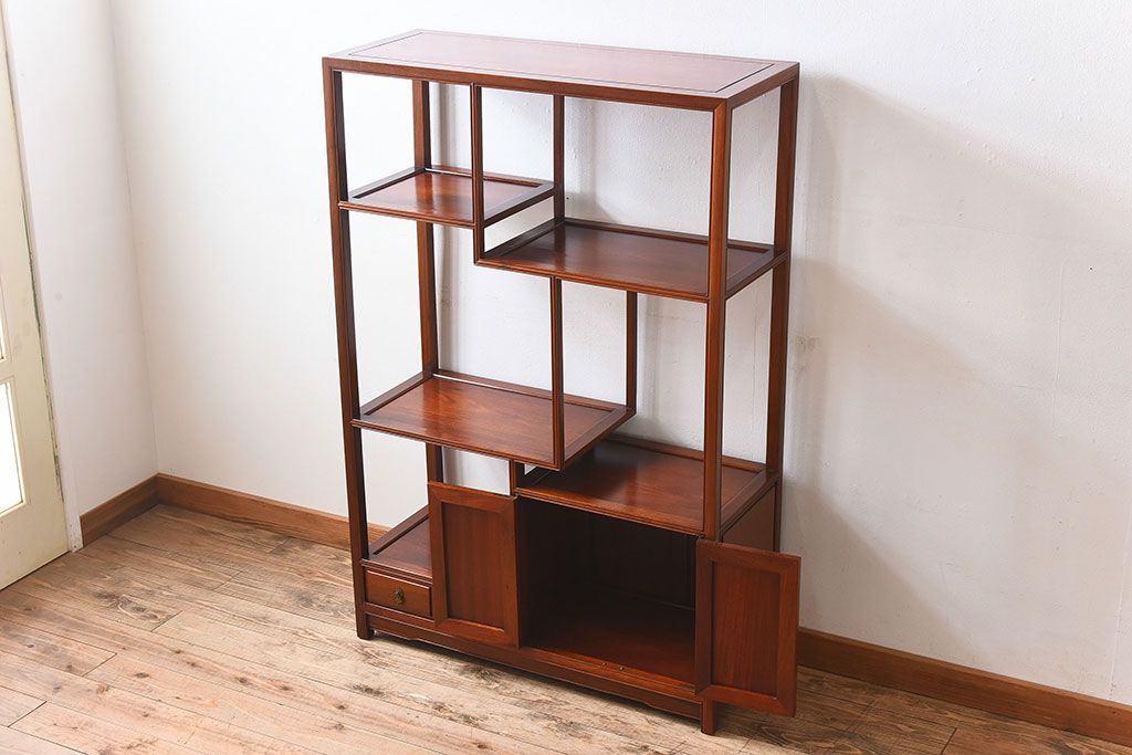 民芸家具　花梨材製のシンプルな飾り棚(陳列棚、カリン材)