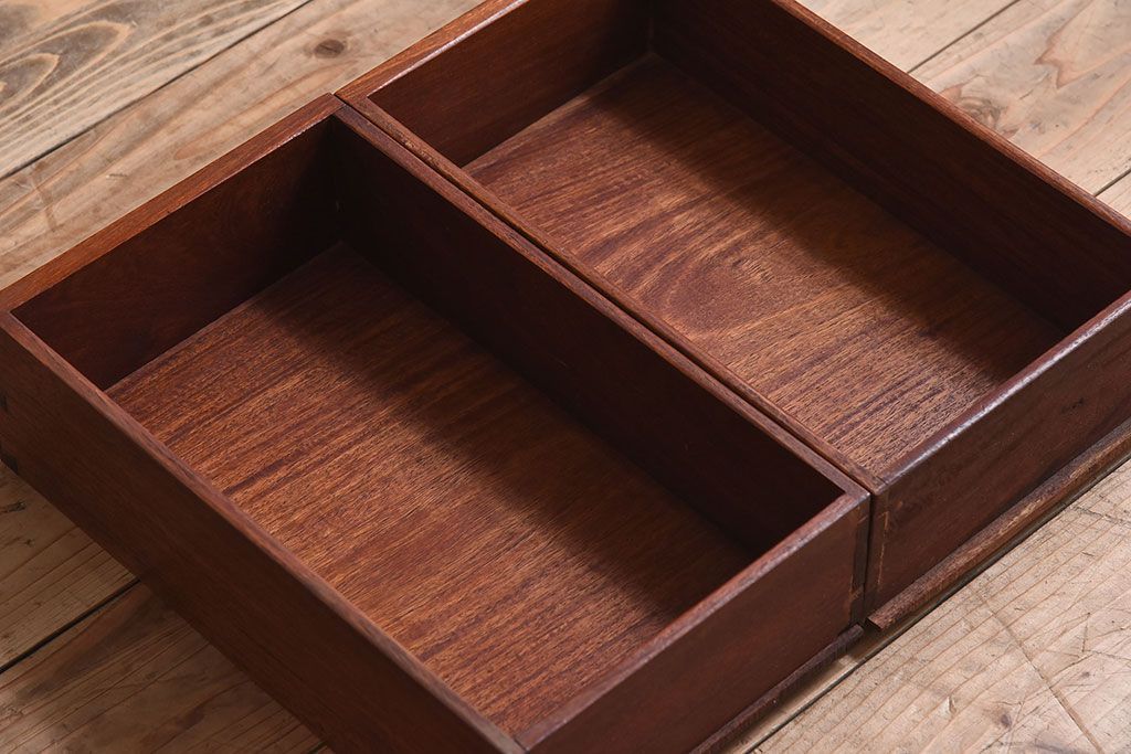 民芸家具　花梨材製のシンプルな飾り棚(陳列棚、カリン材)