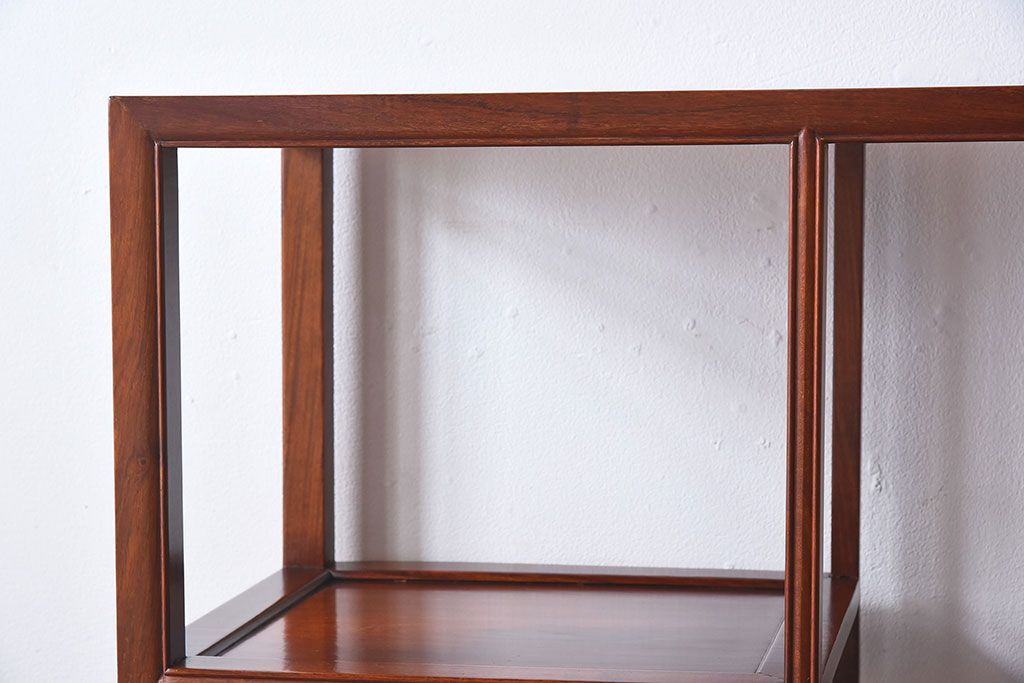 民芸家具　花梨材製のシンプルな飾り棚(陳列棚、カリン材)