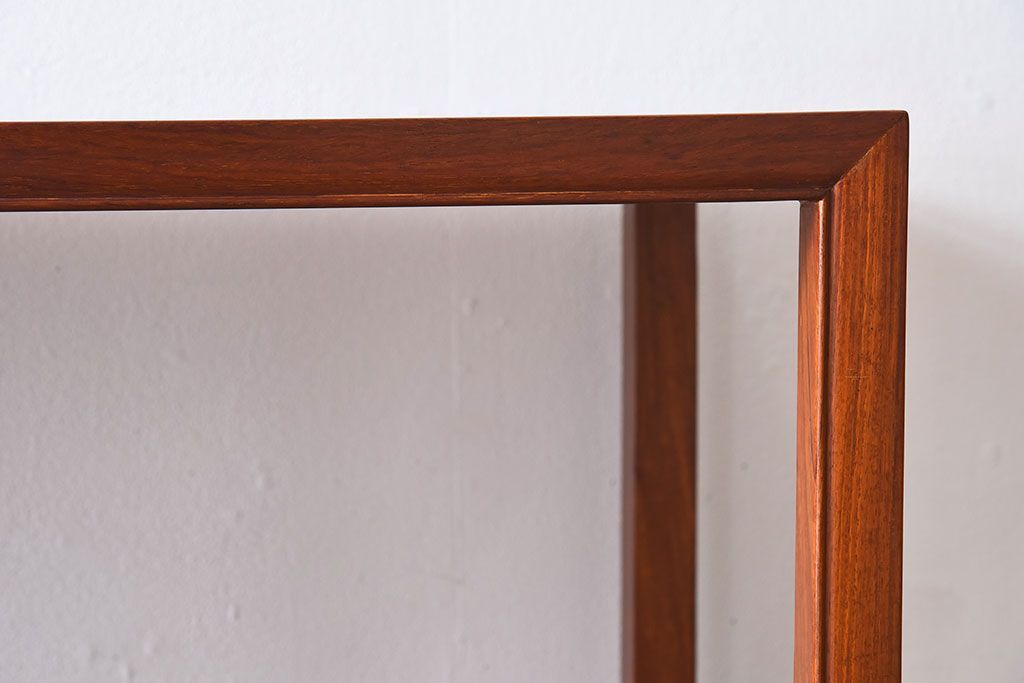 民芸家具　花梨材製のシンプルな飾り棚(陳列棚、カリン材)