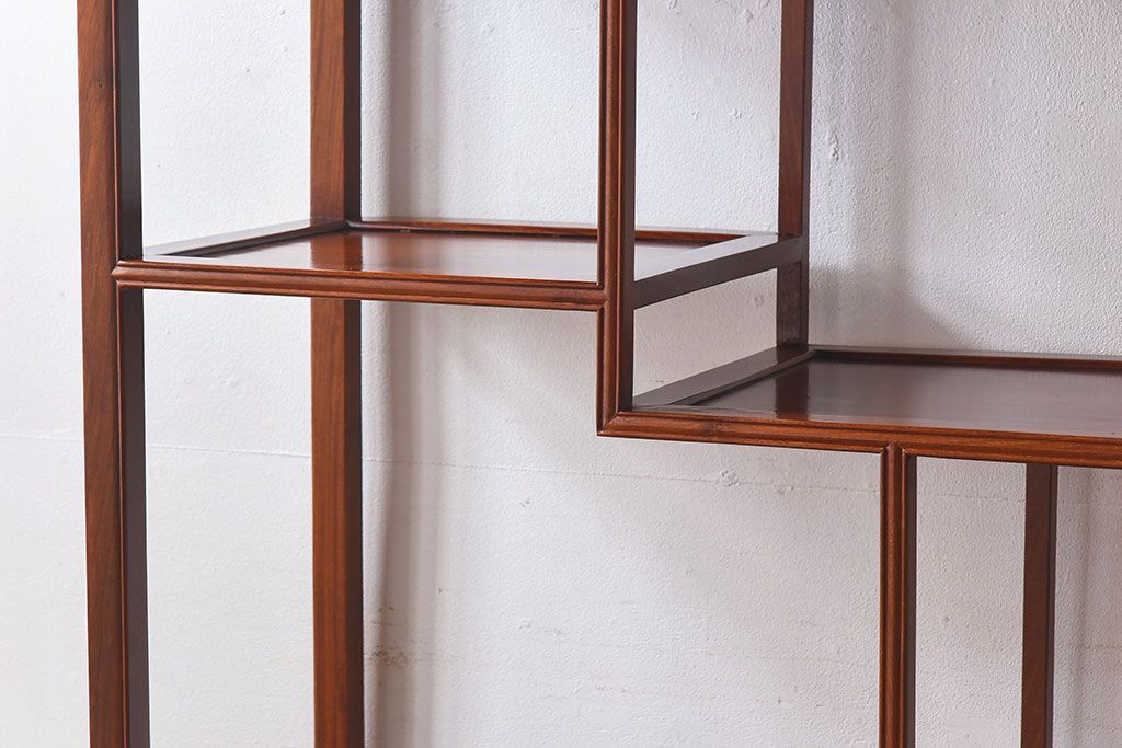 民芸家具　花梨材製のシンプルな飾り棚(陳列棚、カリン材)