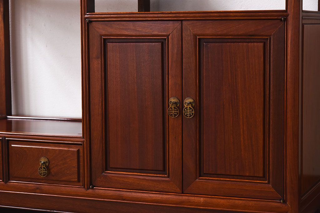 民芸家具　花梨材製のシンプルな飾り棚(陳列棚、カリン材)