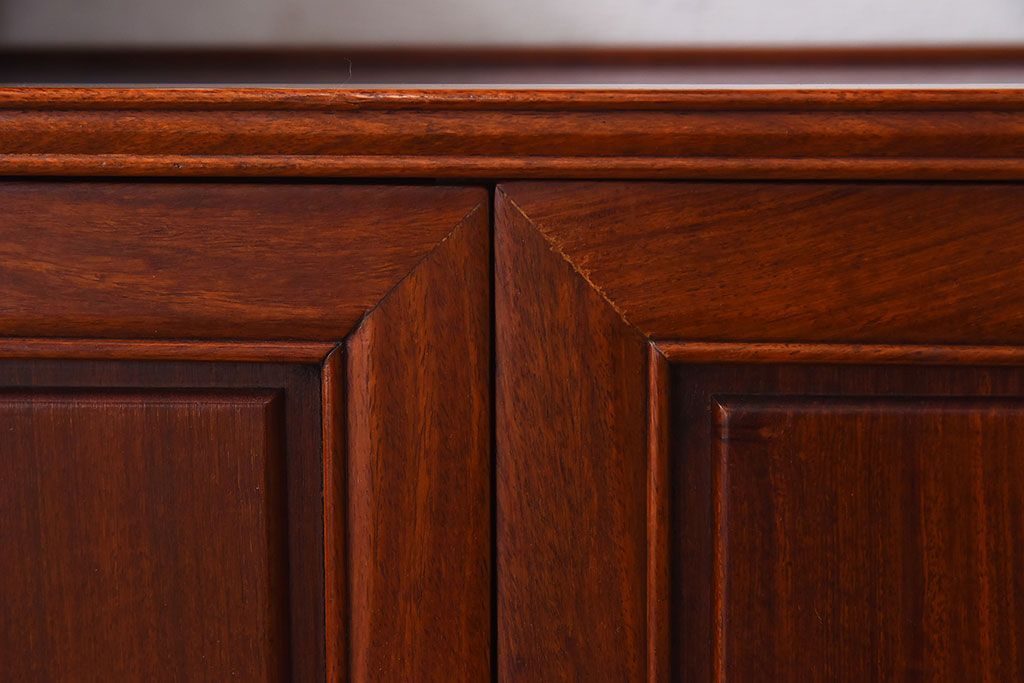 民芸家具　花梨材製のシンプルな飾り棚(陳列棚、カリン材)