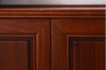 民芸家具　花梨材製のシンプルな飾り棚(陳列棚、カリン材)