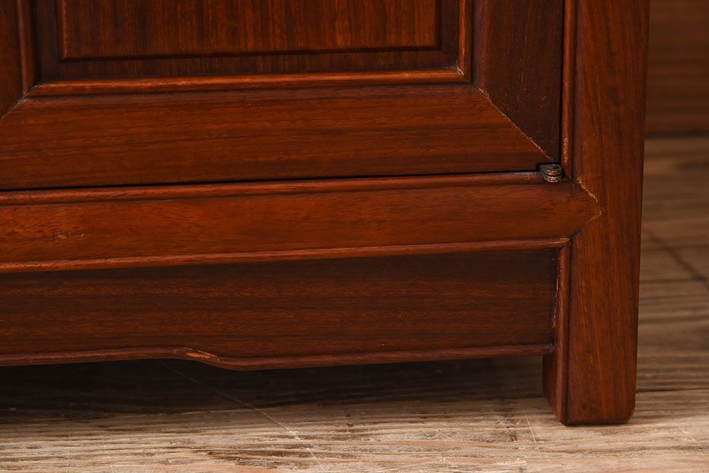 民芸家具　花梨材製のシンプルな飾り棚(陳列棚、カリン材)