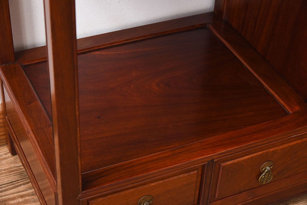 民芸家具　花梨材製のシンプルな飾り棚(陳列棚、カリン材)