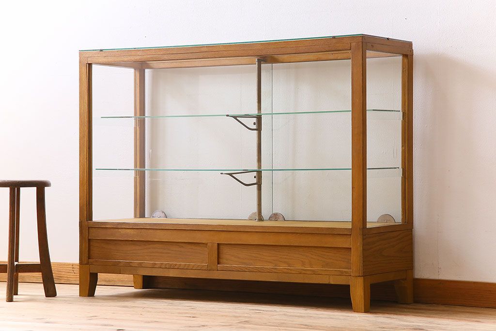 レトロ家具　昭和レトロ　引き出し付き!和製アンティークのナラ材製ガラスケース