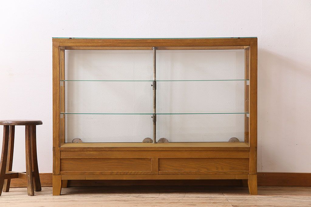 レトロ家具　昭和レトロ　引き出し付き!和製アンティークのナラ材製ガラスケース