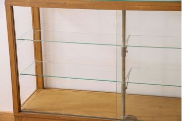 レトロ家具　昭和レトロ　引き出し付き!和製アンティークのナラ材製ガラスケース