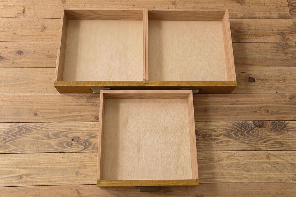 レトロ家具　昭和レトロ　引き出し付き!和製アンティークのナラ材製ガラスケース