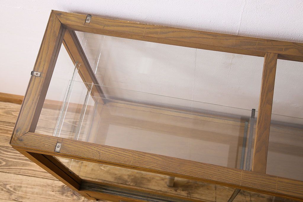 レトロ家具　昭和レトロ　引き出し付き!和製アンティークのナラ材製ガラスケース