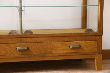 レトロ家具　昭和レトロ　引き出し付き!和製アンティークのナラ材製ガラスケース