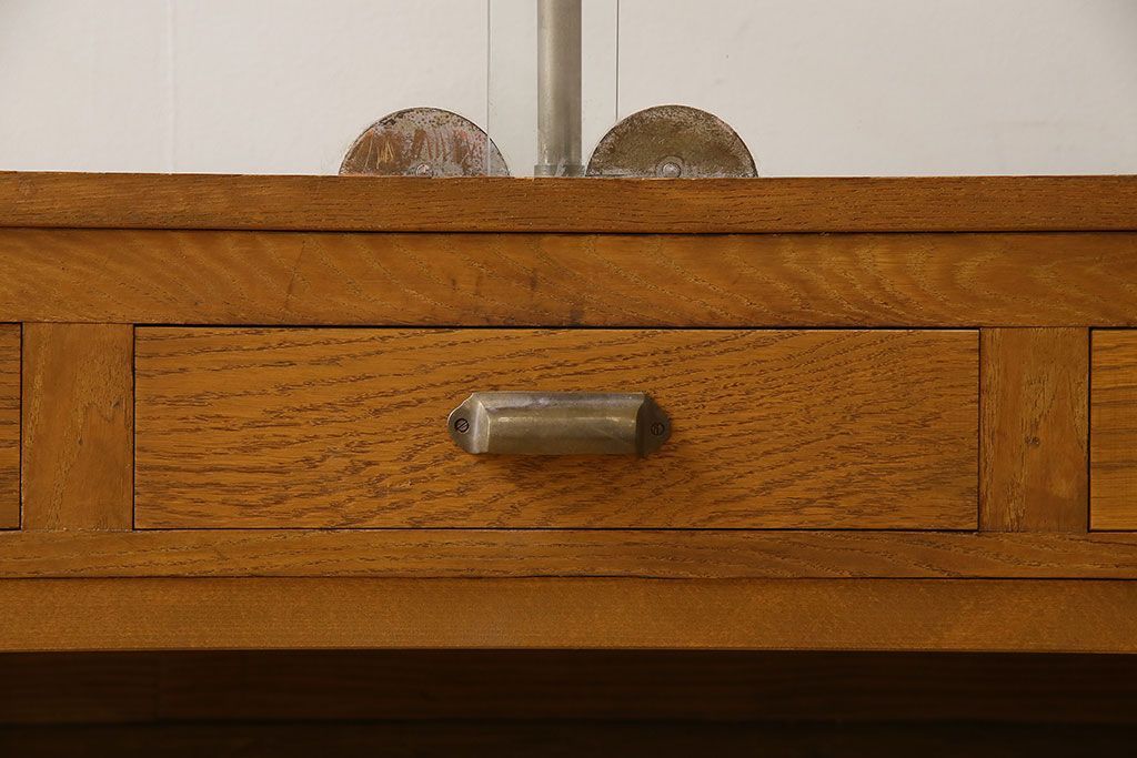 レトロ家具　昭和レトロ　引き出し付き!和製アンティークのナラ材製ガラスケース