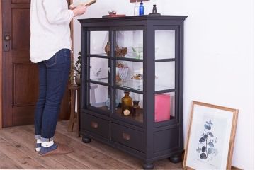 アンティーク家具　和モダン　脚付き!シックなアンティークのペイントガラスケース