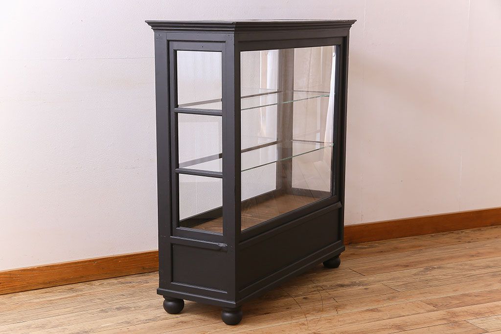 アンティーク家具　和モダン　脚付き!シックなアンティークのペイントガラスケース
