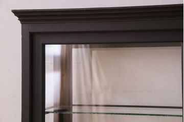 アンティーク家具　和モダン　脚付き!シックなアンティークのペイントガラスケース