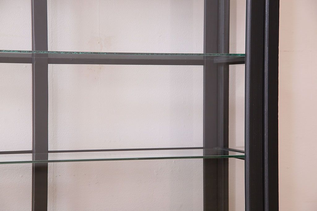 アンティーク家具　和モダン　脚付き!シックなアンティークのペイントガラスケース