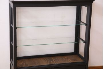 アンティーク家具　和モダン　脚付き!シックなアンティークのペイントガラスケース