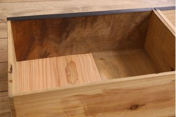 アンティーク家具　和モダン　脚付き!シックなアンティークのペイントガラスケース