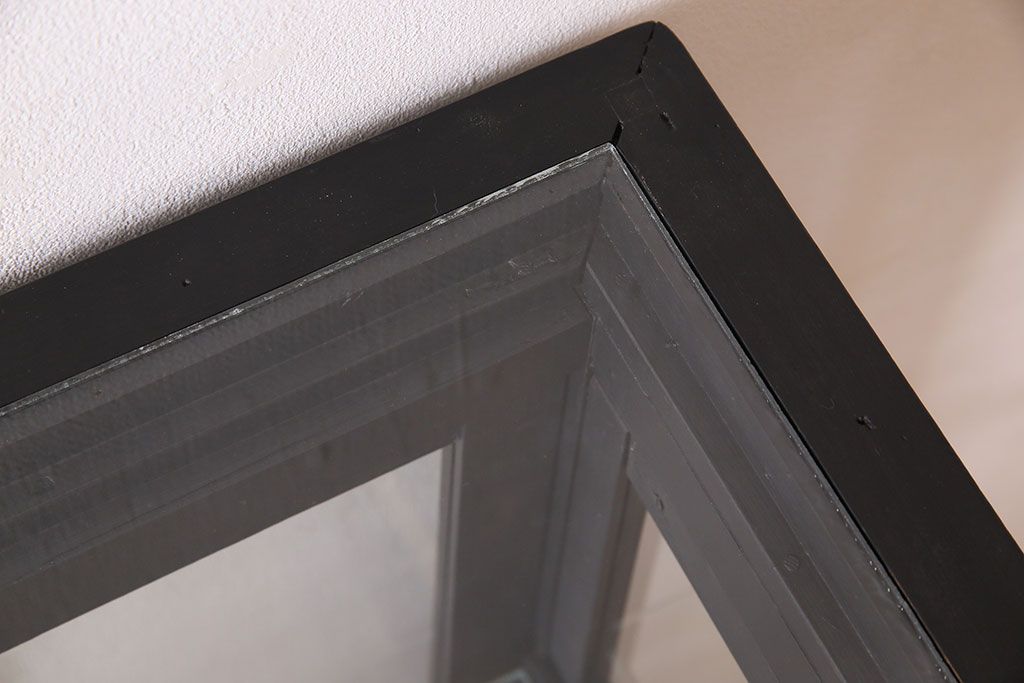 アンティーク家具　和モダン　脚付き!シックなアンティークのペイントガラスケース