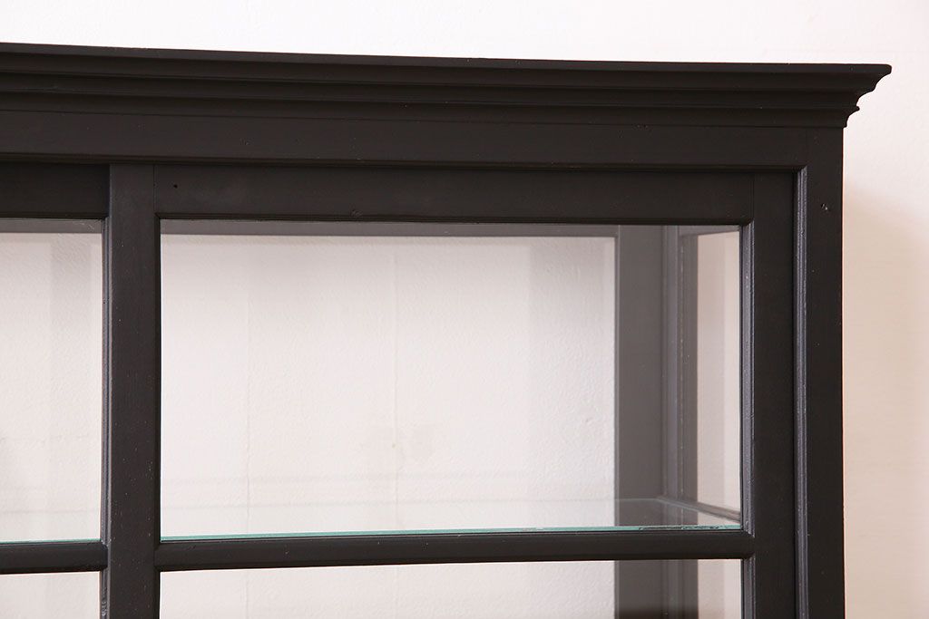 アンティーク家具　和モダン　脚付き!シックなアンティークのペイントガラスケース