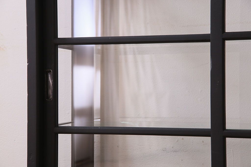 アンティーク家具　和モダン　脚付き!シックなアンティークのペイントガラスケース