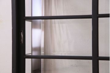 アンティーク家具　和モダン　脚付き!シックなアンティークのペイントガラスケース