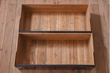 アンティーク家具　明治期　古民具・骨董　黒漆の上品なアンティークの衣装箪笥