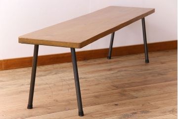 アンティーク家具　天板一枚板　朴の木　和製アンティークのシンプルな鉄脚ベンチ