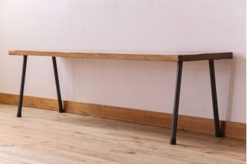 アンティーク家具　天板一枚板　朴の木　和製アンティークのシンプルな鉄脚ベンチ