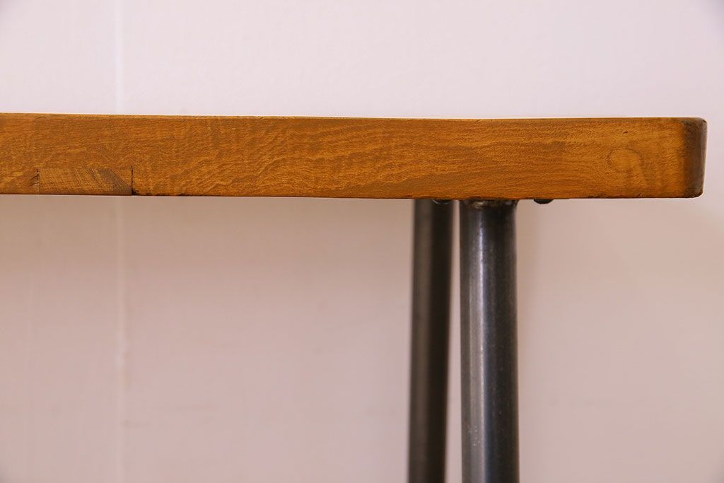 アンティーク家具　天板一枚板　朴の木　和製アンティークのシンプルな鉄脚ベンチ