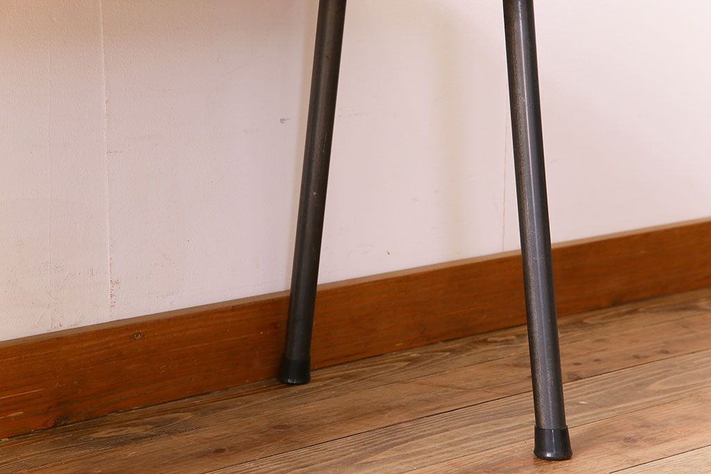 アンティーク家具　天板一枚板　朴の木　和製アンティークのシンプルな鉄脚ベンチ