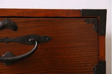 アンティーク家具　アンティーク　前面欅材　重ね二本松箪笥(衣装箪笥)(2)
