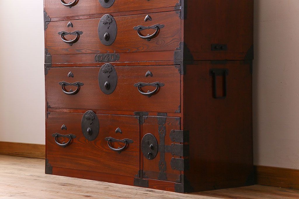 アンティーク家具　アンティーク　前面欅材　重ね二本松箪笥(衣装箪笥)(2)