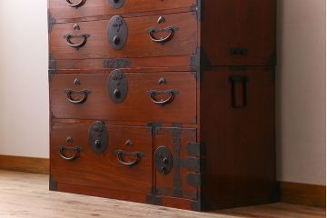 アンティーク家具　アンティーク　前面欅材　重ね二本松箪笥(衣装箪笥)(2)