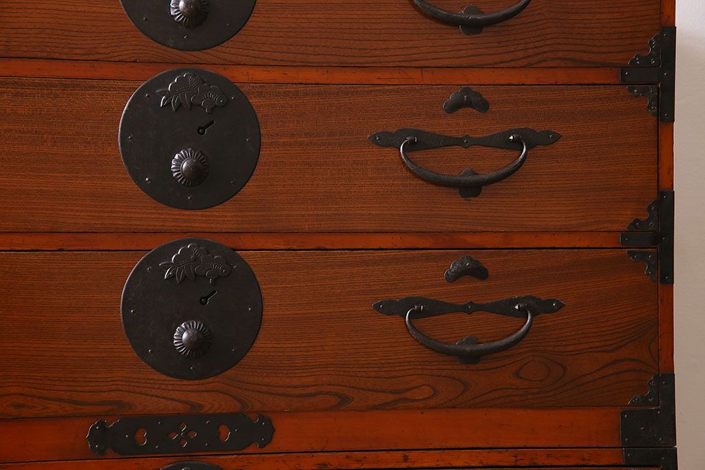 アンティーク家具　アンティーク　前面欅材　重ね二本松箪笥(衣装箪笥)(2)