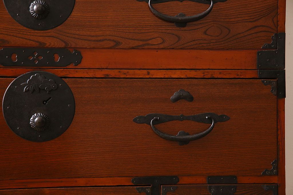 アンティーク家具　アンティーク　前面欅材　重ね二本松箪笥(衣装箪笥)(2)