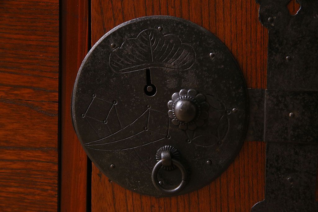 アンティーク家具　アンティーク　前面欅材　重ね二本松箪笥(衣装箪笥)(2)